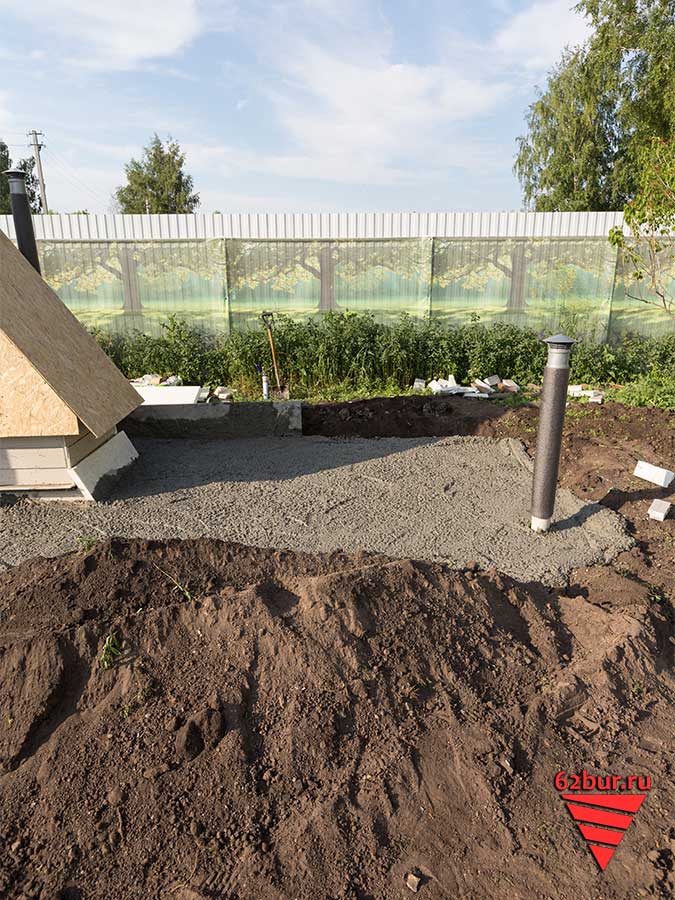 Бетонирование пластикового погреба в Рязанской области