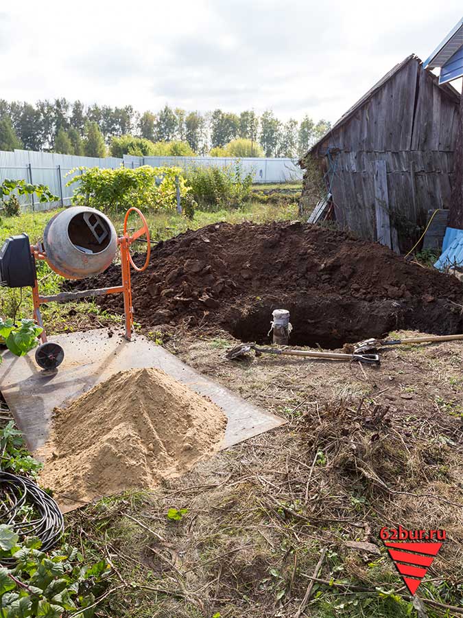Ведутся работы по обустройству скважины с кессоном в Рязанской области